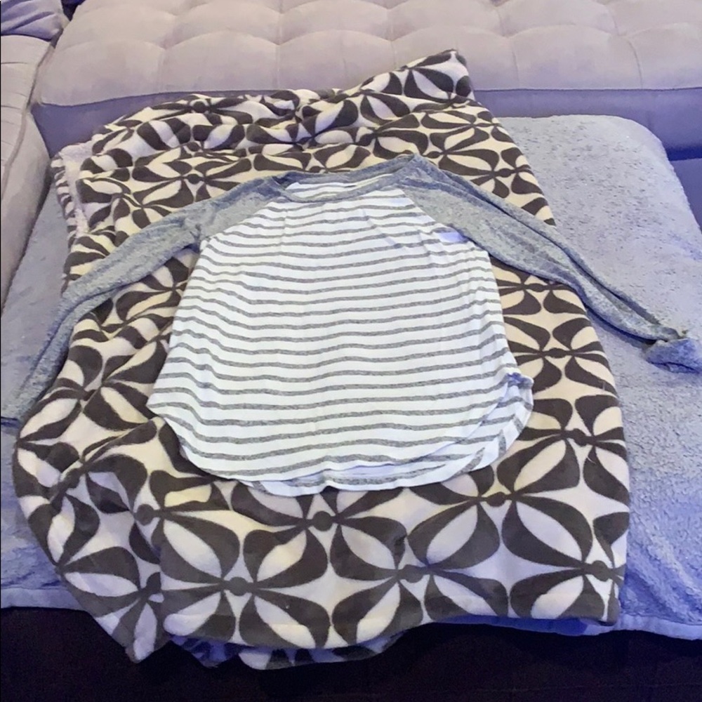 Old Navy long sleeve baseball tee